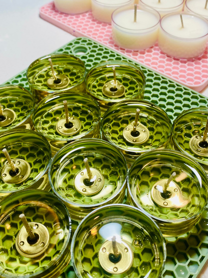 No. 20 | Oakmoss + Apple Coconut-Soy Wax Candle